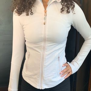 ⚪️Lululemon/pink jacket